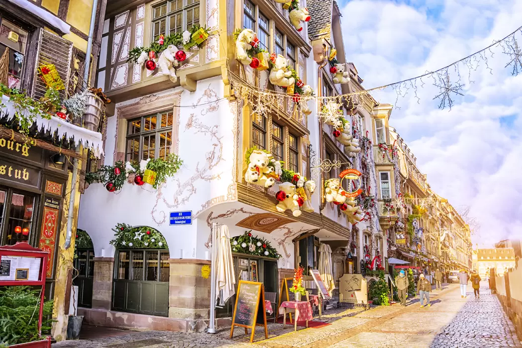 Bernina Ekspress ile Noel Pazarları Turu AJet ile / 4 Gece Otel Konaklamalı / İstanbul Çıkışlı