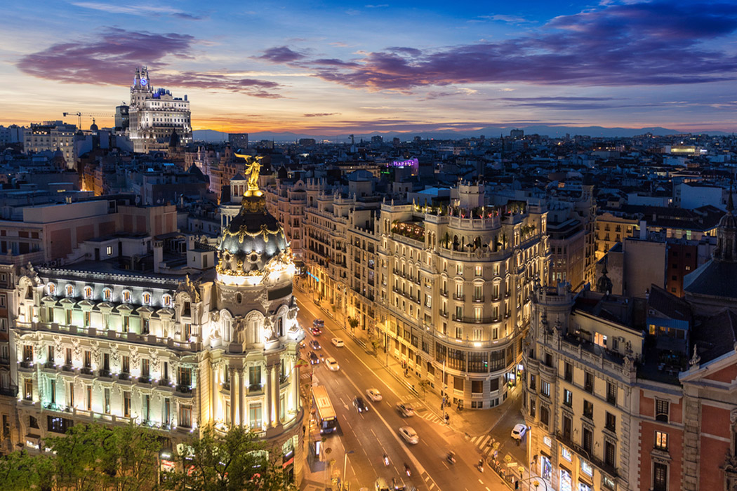 Deluxe Ekspres İspanya Turu Pegasus ile Ekstra Turlar Dahil / 4 Gece Otel Konaklamalı / İstanbul Çıkışlı / Madrid Gidiş / Barselona Dönüş