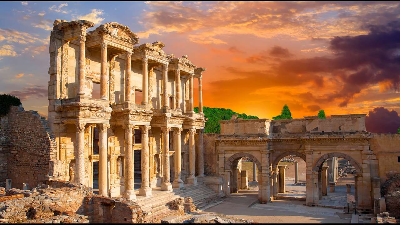 İzmir Çeşme Alaçatı Efes Şirince Turu / 1 Gece Otel Konaklamalı / Bursa Çıkışlı
