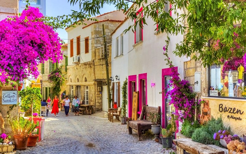 İzmir Çeşme Alaçatı Efes Şirince Turu / 1 Gece Otel Konaklamalı / Bursa Çıkışlı