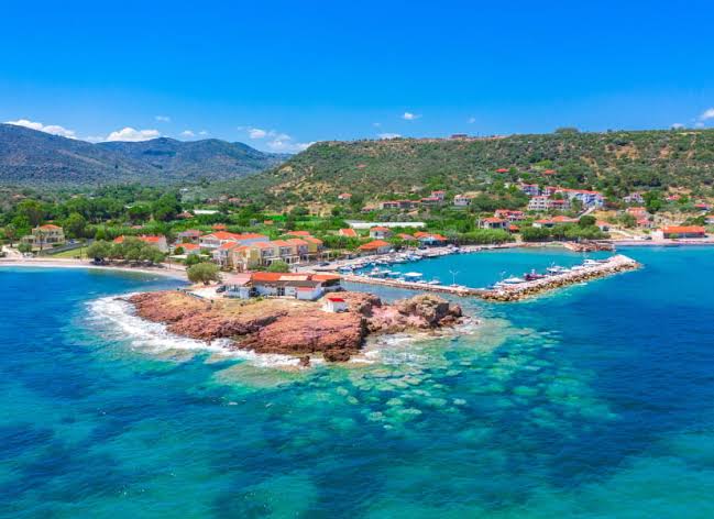 Midilli Adası Turu Feribot ile / 3 Gece Otel Konaklamalı / Ayvalık Çıkışlı