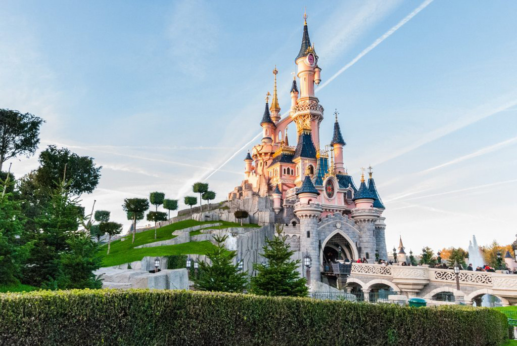 Paris Disneyland Turu THY ile Yılbaşı Özel / 4 Gece Otel Konaklamalı / İstanbul Çıkışlı