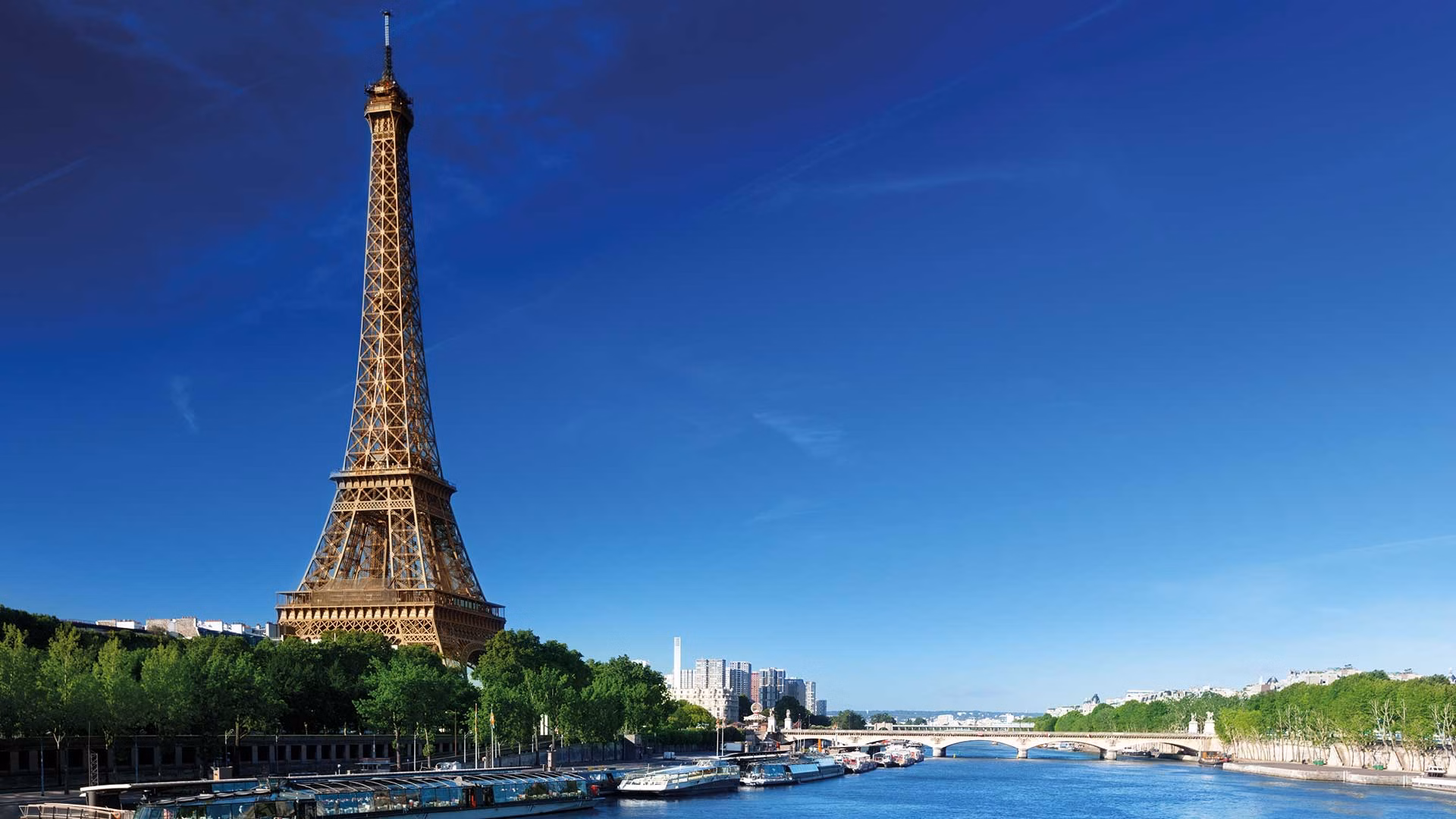 Paris Turu Pegasus Hy İle Kasım Ara Tatil Özel / 3 Gece Otel Konaklamalı / İstanbul Çıkışlı