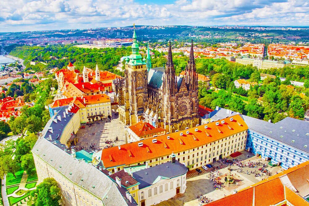 Orta Avrupa Masalı Turu Otobüs ile Ekstra Turlar Dahil / 7 Gece Otel Konaklamalı / İstanbul Çıkışlı