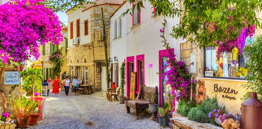 Salda Gölü Pamukkale Çeşme Alaçatı Turu / 1 Gece Otel Konaklamalı / İstanbul Çıkışlı