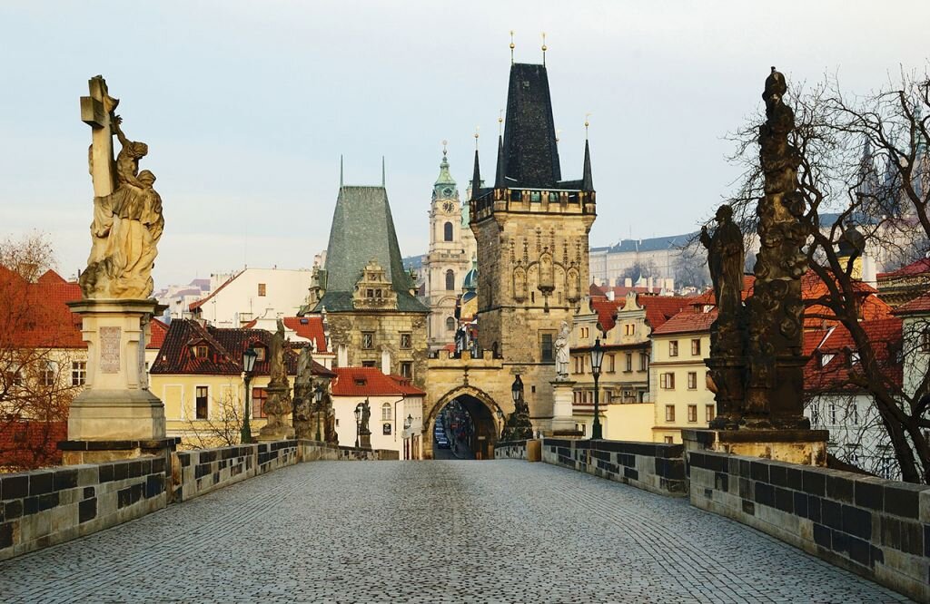 Prag ve Viyana Turu Pegasus ile / 4 Gece Otel Konaklamalı / İstanbul Çıkışlı / Bratislava Gidiş