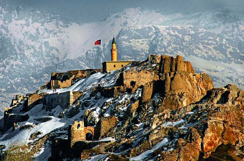 Uçaklı Diyarbakır Bitlis Van Kars Erzurum Turu / 4 Gece Otel Konaklamalı / Ankara Çıkışlı